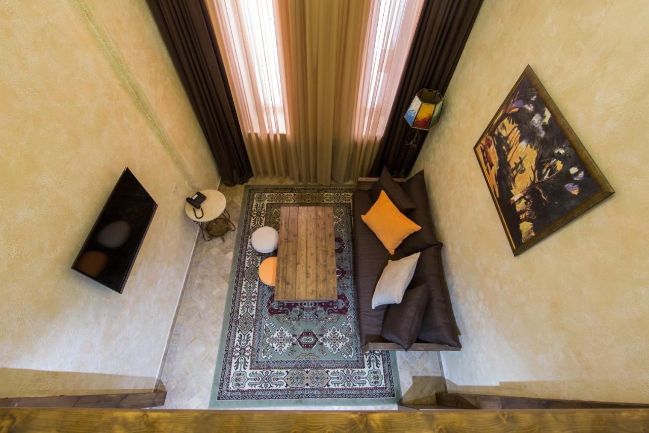 Caucasus Hotel Kasagh Dış mekan fotoğraf A living room in a typical apartment