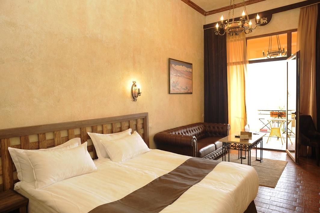 Caucasus Hotel Kasagh Dış mekan fotoğraf A room at the hotel